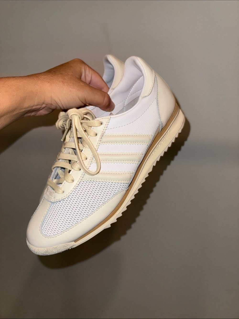 Adidas Sneaker in Cream and White